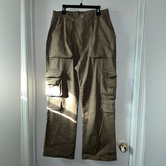 EUC‼️❄️ Green Cargos! - Picture 2 of 6